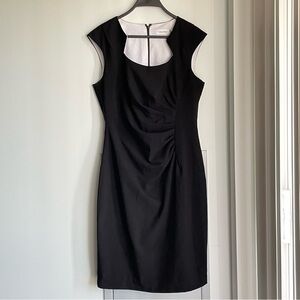 CALVIN KLEIN Elegant Black Dress